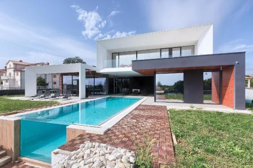 Ferienhaus mit Privatpool für 10 Personen ca 250 qm in Ližnjan, Istrien Südküste von Istrien, Ližnjan (Lisignano)