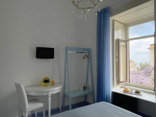 Double Room with Private Bathroom image 10