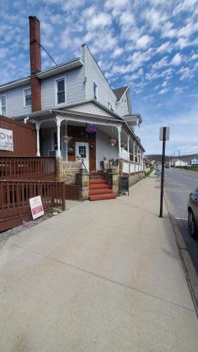 The Miners’ Lodge - Accommodation - Northern Cambria