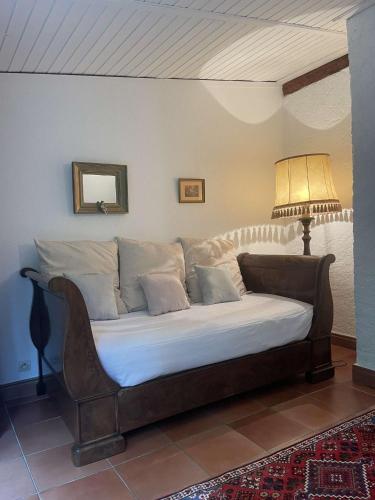 1 queen bed, 1 twin bed