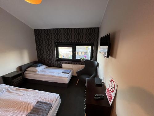 2 twin beds