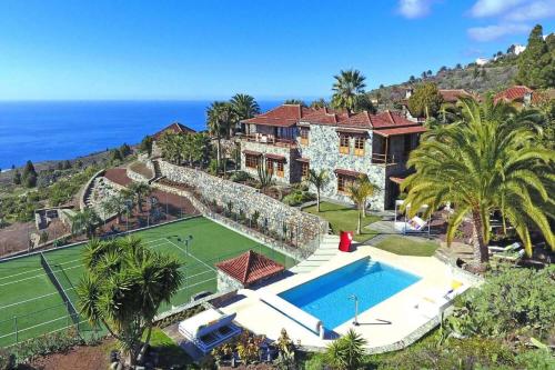 Ferienhaus mit Privatpool für 6 Personen ca 230 qm in Tijarafe, La Palma Westküste von La Palma