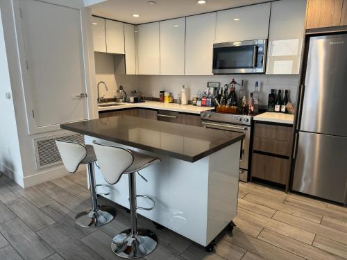 Luxury designed loft hotel 1 bedroom in Hollywood in Los Angeles, USA