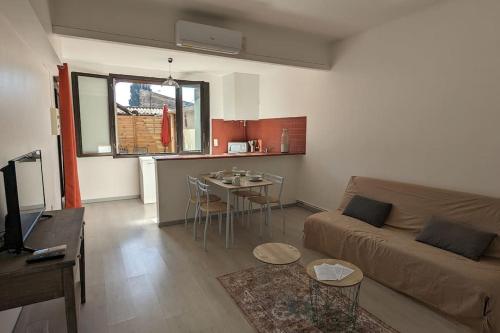 Appartement intra-muros - Location saisonnière - Aigues-Mortes