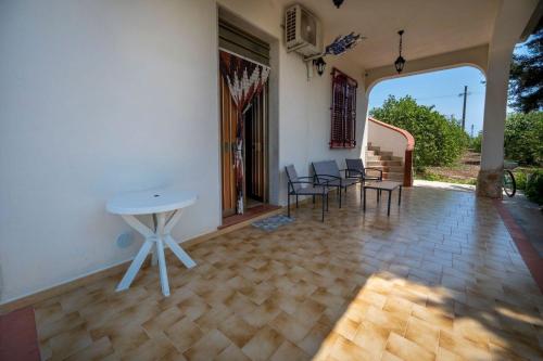 Ferienhaus mit Privatpool für 8 Personen ca 200 qm in Avola, Sizilien Ostküste von Sizilien