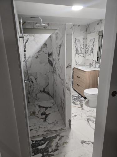 Zuhanyzó, LOS MELLIS in Cordoba Külváros