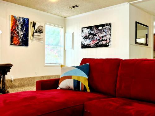 Sunny & Spacious House - Perfectly located for quick access to all of DFW in Farmers Branch, USA