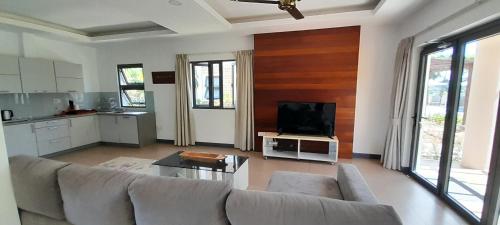 ISLA HOLIDAY HOME ISLA HOLIDAY HOME