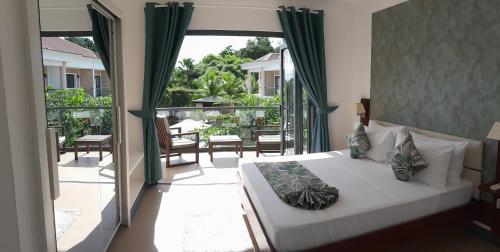 ISLA HOLIDAY HOME ISLA HOLIDAY HOME