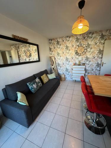 Joli T2/ Tram/ Clim/ Parking/ Wifi/ Piscine 2