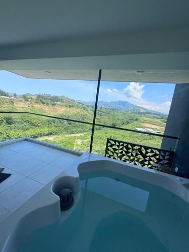 Luxurious With Private Jacuzzi 3-Bedroom Apartment in Pereira