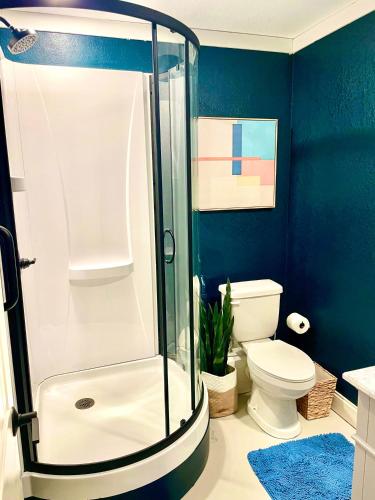 8min Texas A&M 1 King Beds firepit GriddleGrill 8min Texas A&M 1 King Beds firepit GriddleGrill