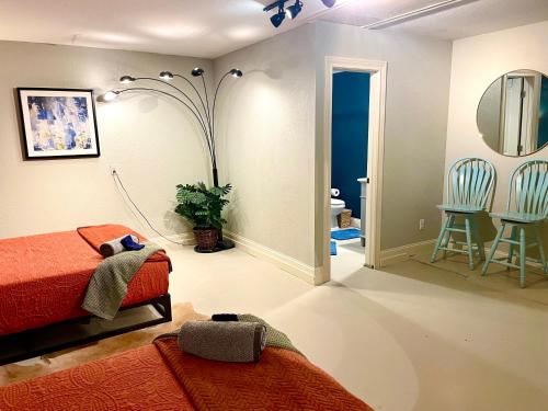 8min Texas A&M 1 King Beds firepit GriddleGrill 8min Texas A&M 1 King Beds firepit GriddleGrill