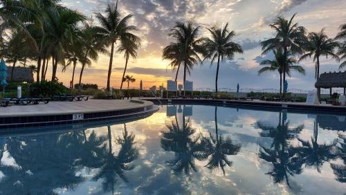 One Bedroom Apartment on the beach - image 20