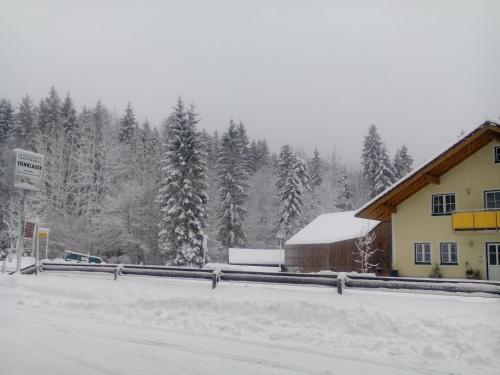 Ieeja, Gasthof Kienklause 2 Sterne Pension Kienklause in Steinbaha Atersē