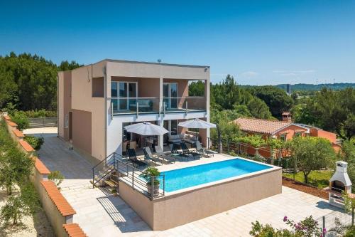 Ferienhaus mit Privatpool für 8 Personen ca 150 qm in Pomer, Istrien Istrische Riviera