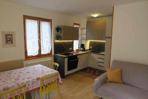 Ferienwohnung für 4 Personen  2 Kinder ca 75 m in Pur-Ledro, Trentino Ledrosee in Mezzolago