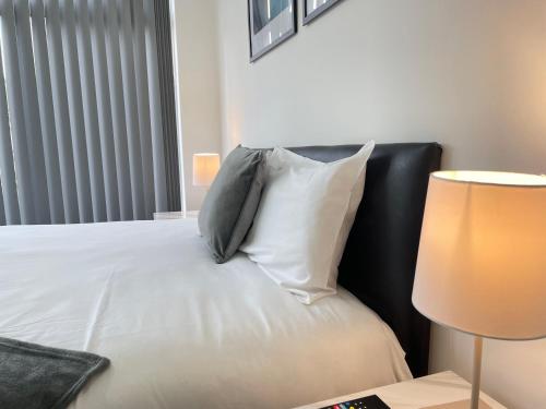 4 Bedroom 2 Bathroom Shared House - Near BHX and NEC, Birmingham