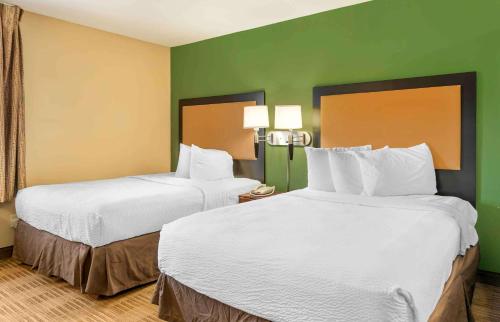 2 double beds