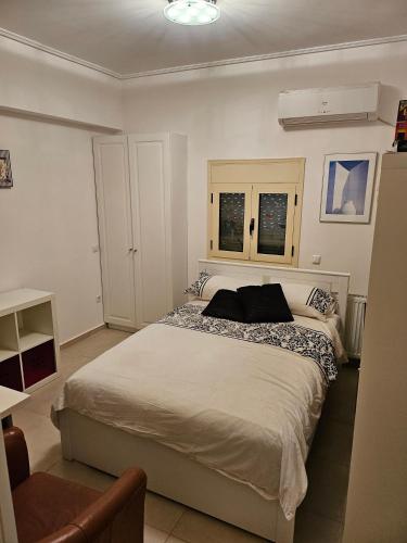 Room in Guest room - Guest apartment within a villa in Lagonissi