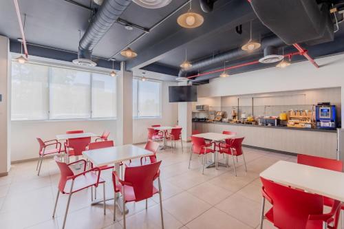 Makanan dan Minuman, City Express Junior by Marriott Guadalajara Periférico Sur in Guadalajara