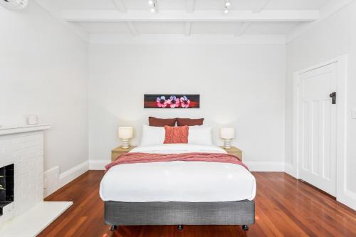 Spacious Kingsland 4BR Home, Auckland (photo 8)