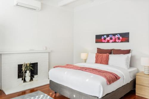 Spacious Kingsland 4BR Home, Auckland (photo 10)