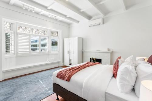 Spacious Kingsland 4BR Home, Auckland (photo 9)