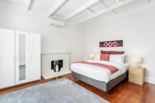 Spacious Kingsland 4BR Home, Auckland (photo 7)