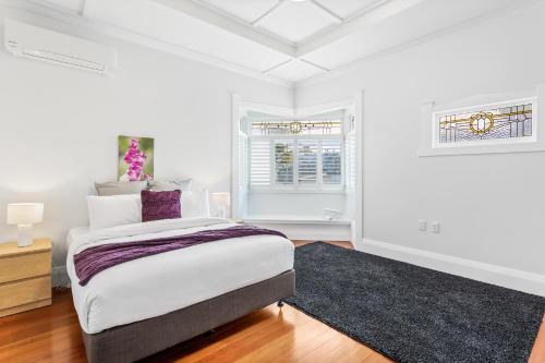 Spacious Kingsland 4BR Home, Auckland (photo 5)