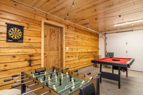 Modern Family Cabin mins to Lake, Slopes & Hikes in Big Bear City, USA