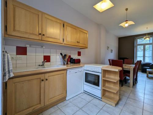 Gîte confortable 3 chambres au bord de l'Allier - FR-1-582-16 (Gite confortable 3 chambres au bord de l'Allier - FR-1-582-16) in 芒德