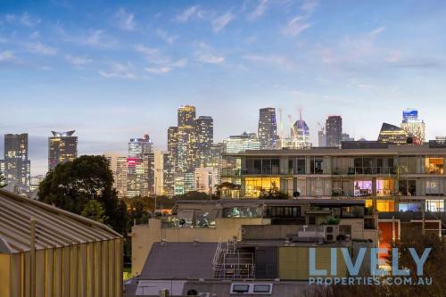 Beach Street Luxury 3 Bed with Beach & Bay Views