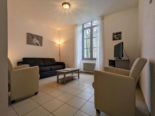 Gîte chaleureux 6 pers avec cour privée en bord de rivière près de Langeac - FR-1-582-11 (Gite chaleureux 6 pers avec cour privee en bord de riviere pres de Langeac - FR-1-582-11) in Laguiole