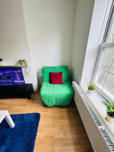 Lovely 2-bed 15 mins walk to The Shard, London (photo 6)
