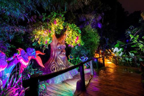 Nearby attraction, Golden Roof Hotel Sunway Ipoh near Lost World of Tambun