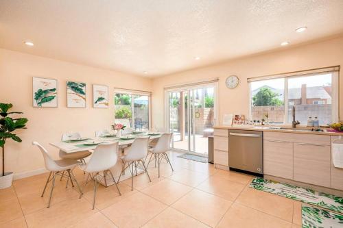 المرافق, LA Sunny House beautiful yard 7 rooms 4 bathrooms Near Disneyland & Hollywood & Downtown in Hacienda Heights