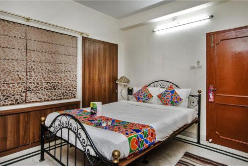 Goroomgo Ullash Residency Salt Lake City Kolkata - Luxurious Room Quality - Excellent Customer Service