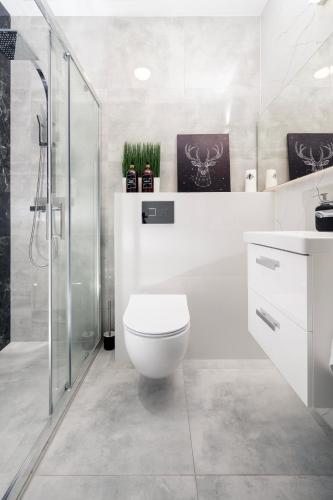 Kopcińskiego Residence - Apartamenty z Parkingiem i Dwoma Łazienkami