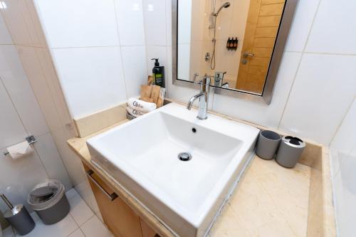 CitiHome- Luxurious Studio Downtown, Dubai (Foto 9)