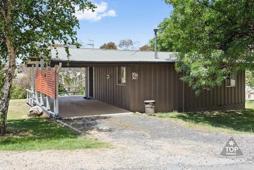 Buckenderra Holiday Village - Hotel - Rocky Plain