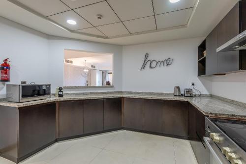 Balqis Residences I Spacious and Modern 4BDR I Palm Jumeirah, Dubai (photo 9)