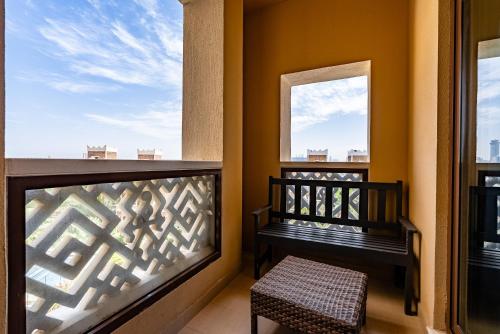 Renovated 4BDR in Palm Jumeirah - image 9