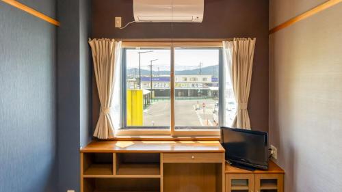 Twin Room with Shared Bathroom