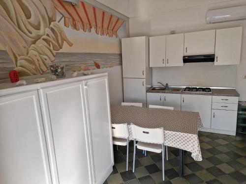 "villa MARINA" a due passi dal mare con posto auto riservato