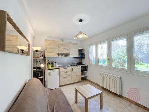 Appartement Lamalou-les-Bains, 2 pièces, 2 personnes - FR-1-451-192 (Charmant T2 avec terrasse Sud, parking, WiFi, animaux acceptes - proche thermes et centre Lamalou - ) in Lamalou Les Bains