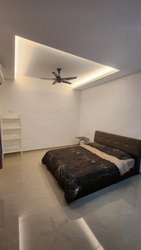 AY Homestay Midtown Falim
