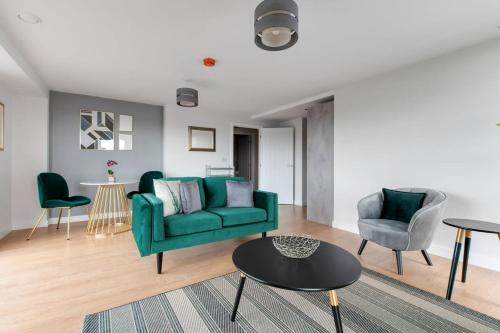 1 Bed Modern Apartment in a Converted Mill - image 9