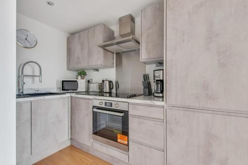 1 Bed Modern Apartment in a Converted Mill - image 14