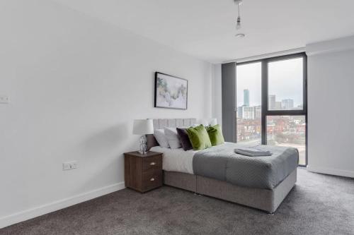 Stylish Contemporary 1BR Apartment in Birmingham - image 5